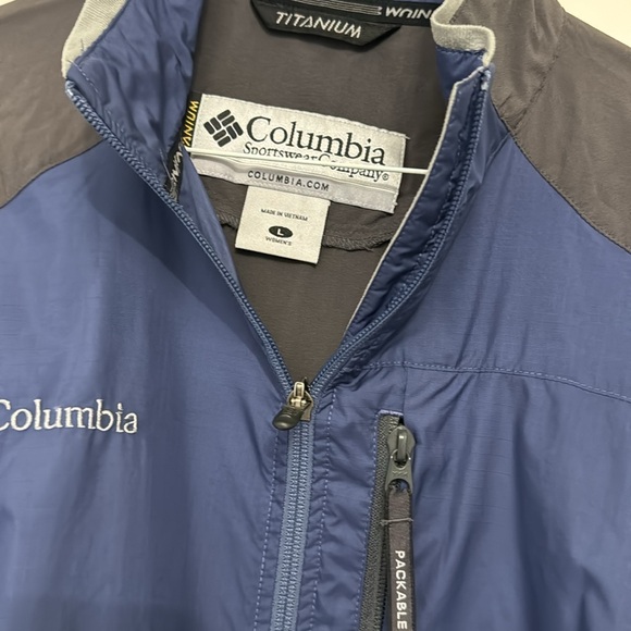 Columbia titanium women’s jacket. Size large - Picture 2 of 3